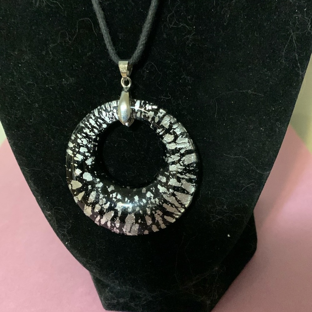 Beautiful necklace, 17 1/2”